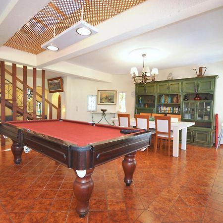 Walking Distance To The Centre - Snooker Table - Private Pool - 5 Bedrooms 쿼테이라 외부 사진