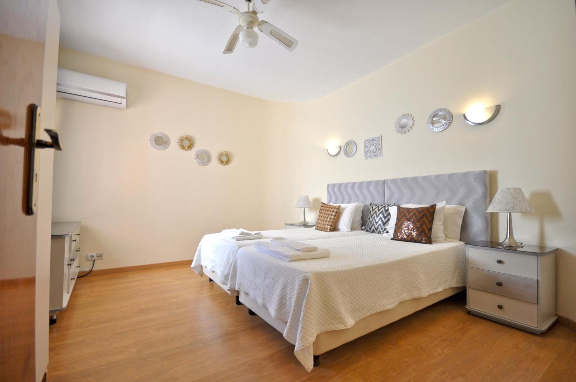 Walking Distance To The Centre - Snooker Table - Private Pool - 5 Bedrooms 쿼테이라 외부 사진