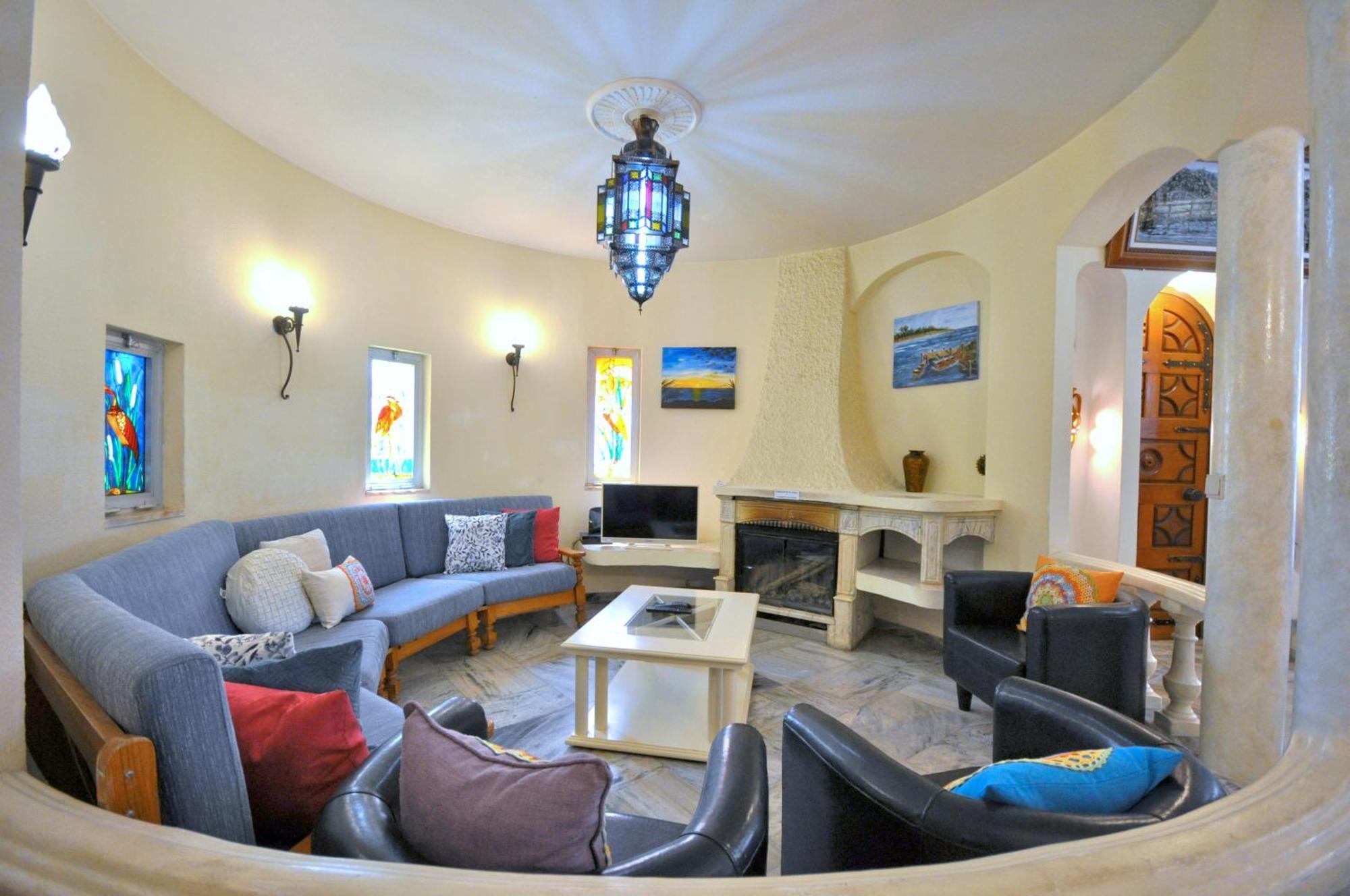 Walking Distance To The Centre - Snooker Table - Private Pool - 5 Bedrooms 쿼테이라 외부 사진