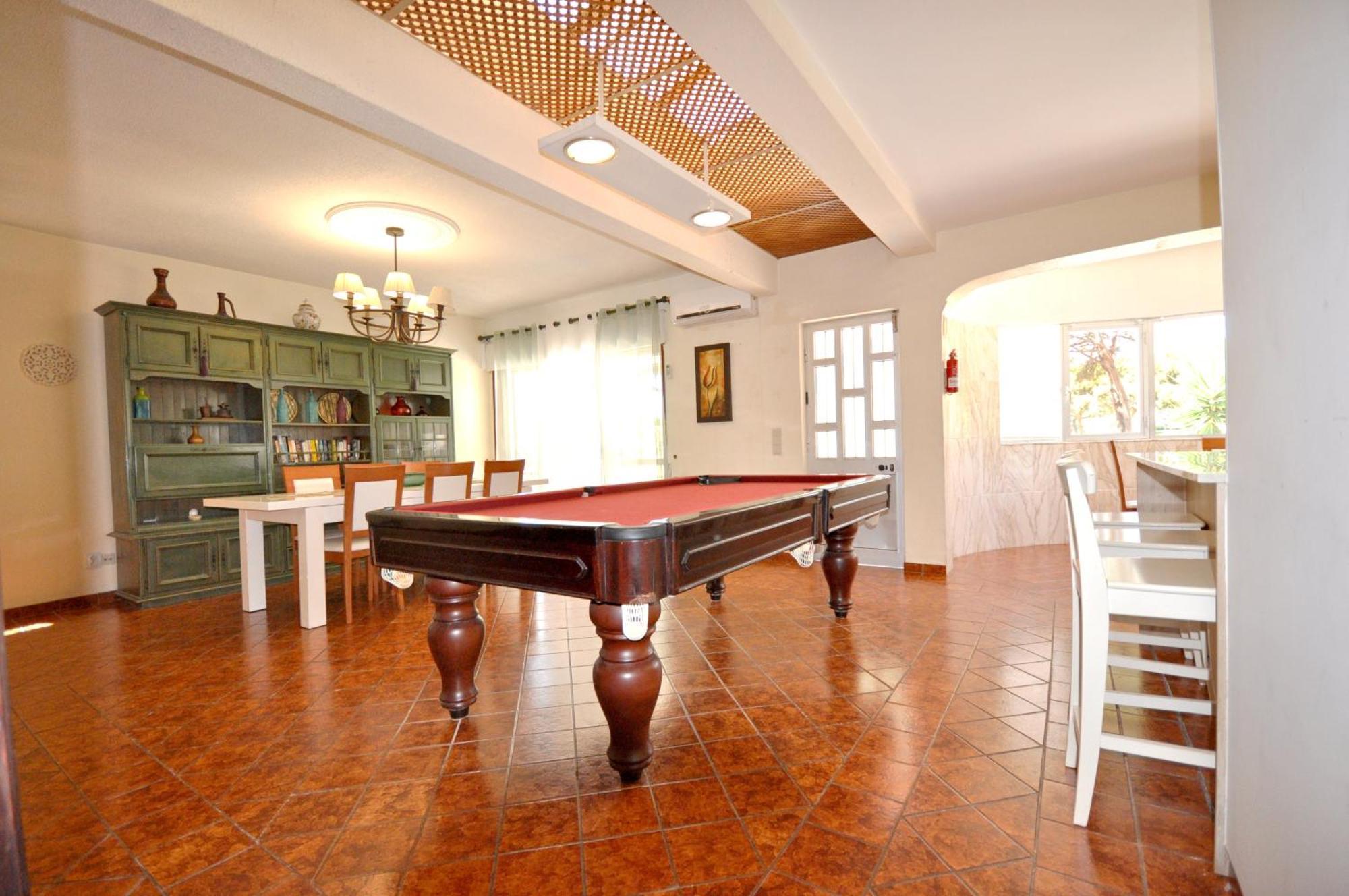 Walking Distance To The Centre - Snooker Table - Private Pool - 5 Bedrooms 쿼테이라 외부 사진