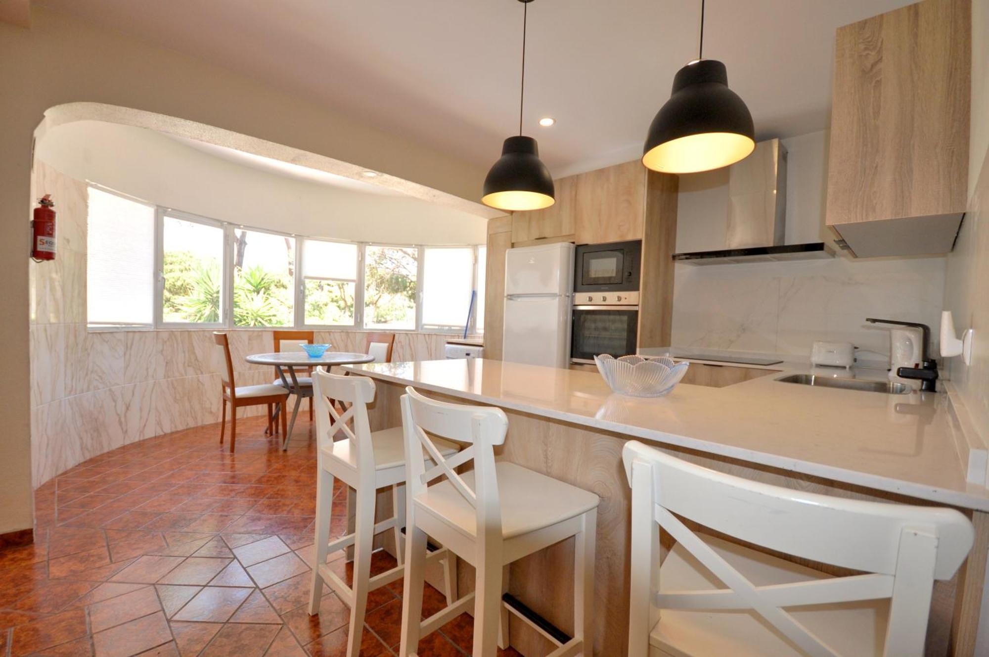 Walking Distance To The Centre - Snooker Table - Private Pool - 5 Bedrooms 쿼테이라 외부 사진